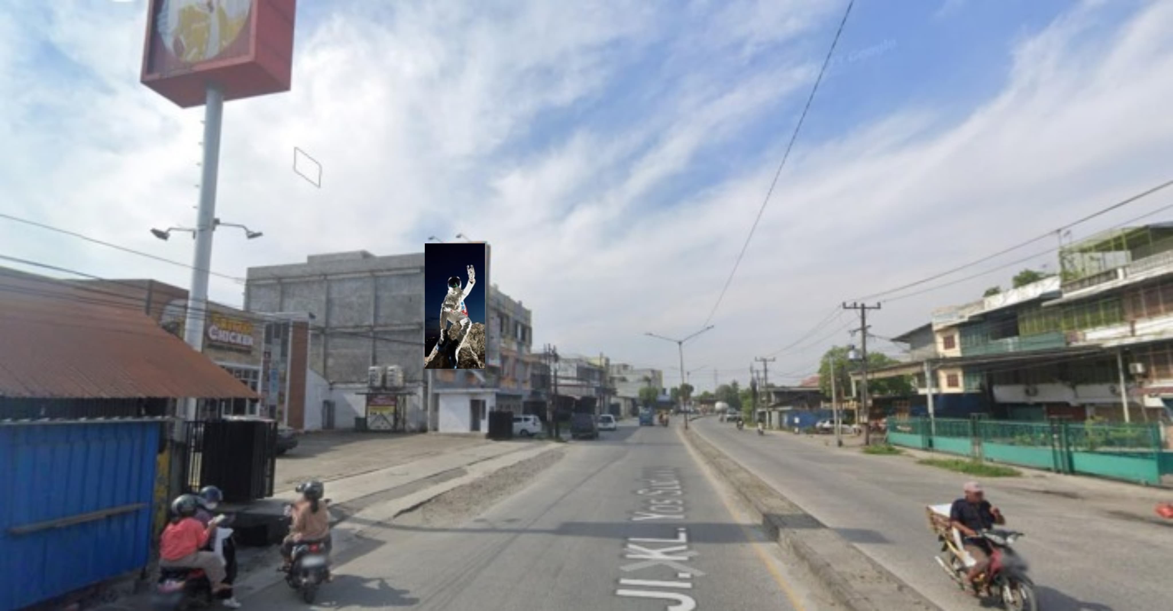 Sewa Reklame Billboard Tokabe.id - Di Yos Sudarso Street, at the persimpangan dekat the Kantor (Office), Medan Kota, Provinsi Sumatera Utara - Sewa baliho Medan murah