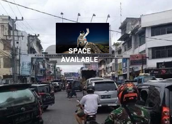Sewa Reklame Billboard Tokabe.id - Sutomo Street, di persimpangan dengan Bandung Street, Pematang Siantar - Pasang iklan billboard Medan