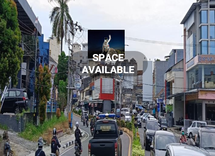 Sewa Reklame Billboard Tokabe.id - Di Pegadaian Street, di depan BTC, above the Bicycle Shop Building, Rangkul Kecamatan, Pangkal Pinang City (view from Semabung towards Pangkal Pinang City Center) - Jasa sewa billboard Medan