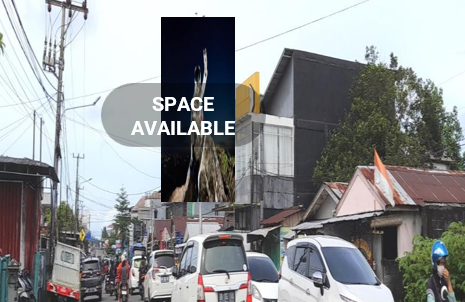 Sewa Reklame Billboard Tokabe.id - Di Jend. Sudirman Street, beside Demuon Hotel, Lesung Batang Kelurahan, Tanjung Pandan Kecamatan, Belitung Kabupaten (view from the airport towards Tanjung Pandan City Center) - Harga sewa billboard Medan