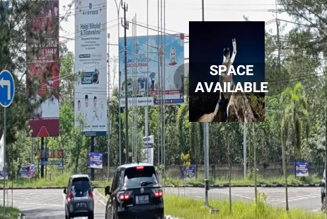 Sewa Reklame Billboard Tokabe.id - Di Pulau Pelepas Street, Pangkal Pinang Airport Persimpangan, Pangkalan Baru Kecamatan, Pangkal Pinang City (view from the airport towards the exit gate) - Sewa baliho Medan murah