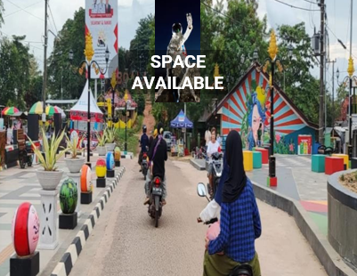 Sewa Reklame Billboard Tokabe.id - Di Tanjung Ketapang Street, Toboali Kecamatan, South Bangka Kabupaten (view from the market towards Toboali Fort) - Billboard Lintas Sumatera