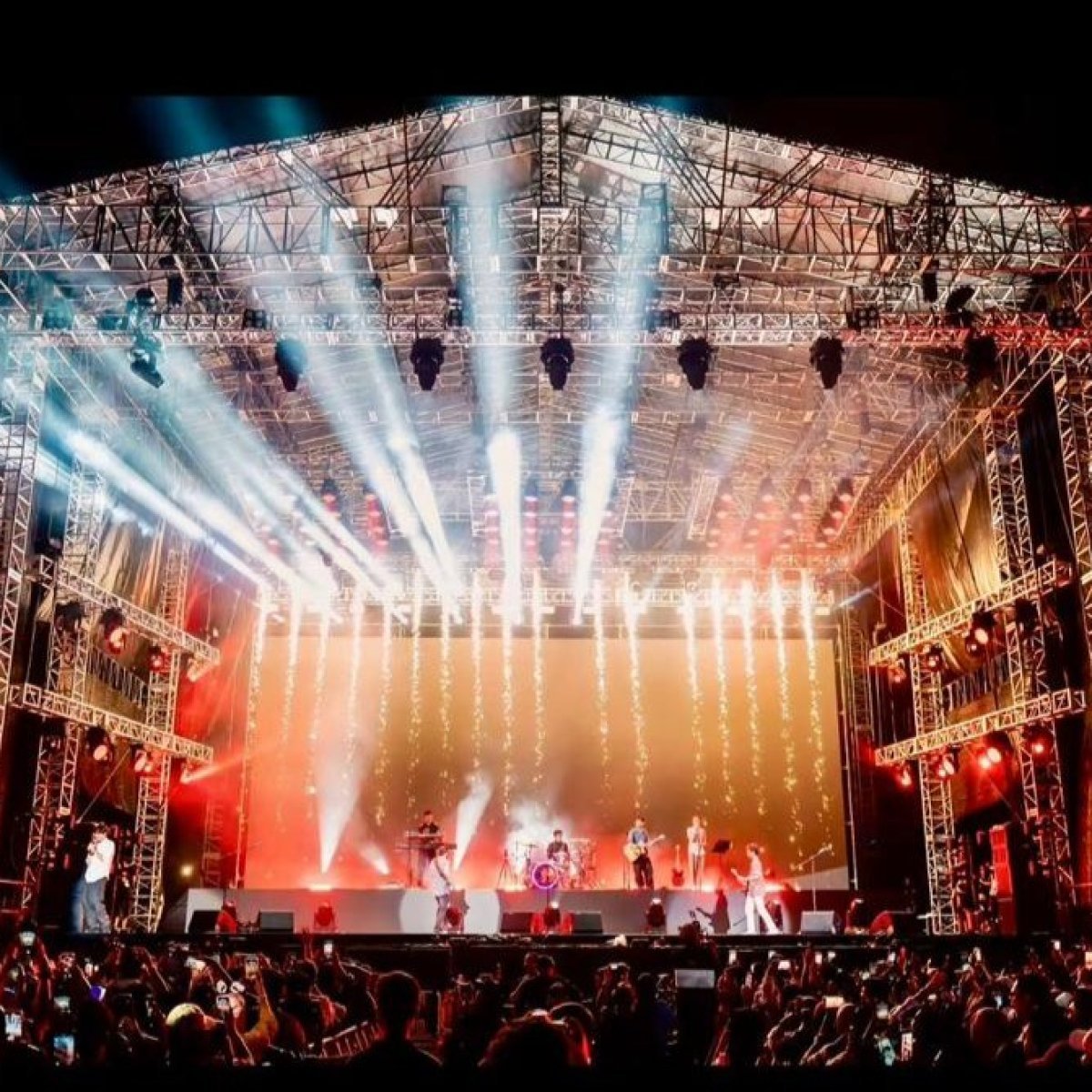 Event Organizer & Brand Activation Tokabe.id - Konser Sheila on 7 "Tunggu Aku di Medan" Gallery 9 - Vendor IT event Medan